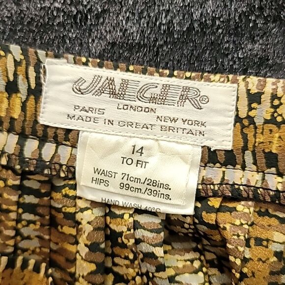 Vintage Jaeger Long Sleeve Ruffle Pleated Skirt Suit - Picture 8 of 12